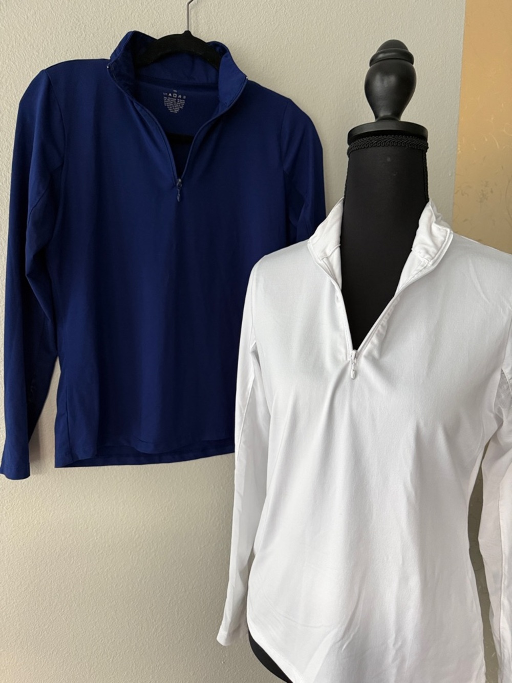2 - Gottex White and Navy Long Sleeve Quarter-Zip Top with mesh sleeve